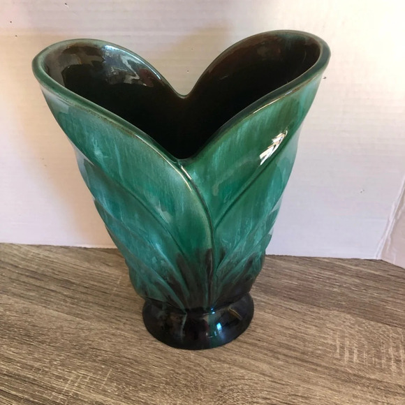 Vtg Blue Mountain Pottery Split Leaf Vase - Picture 4 of 10